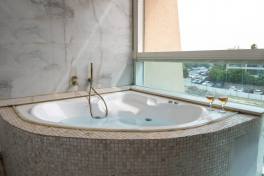 יוקרה מול הים